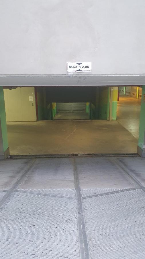 Happy - Parcheggio Gratuito In Box